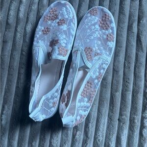 Floral Lace Slip-On Shoes - White and Pink